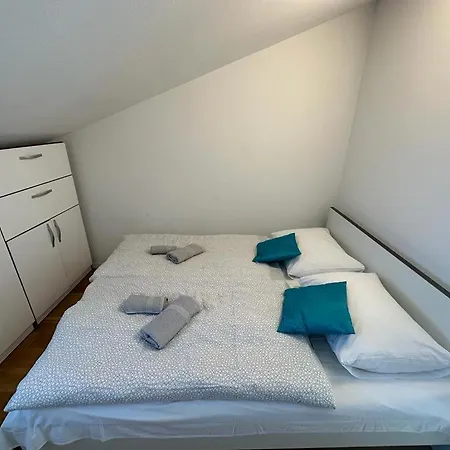 Apartment Posesi A20