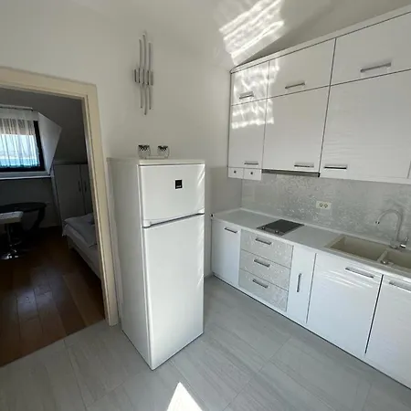 Apartment Posesi A20 *